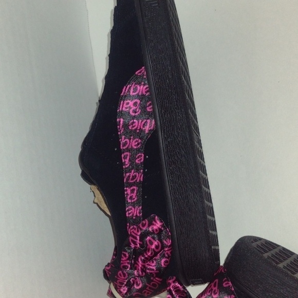 Barbie puma Collaboration shoes pink and black with a bow size 7 Barbiecore - Picture 6 of 12